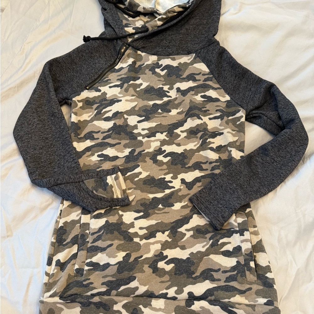 Camo double hooded sweatshirt